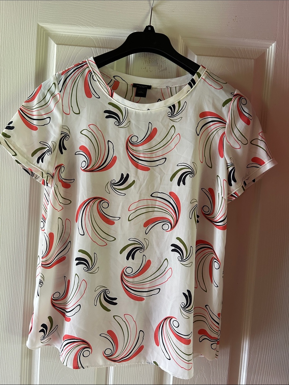 Ann Taylor White Short-Sleeve Top with Coral, Olive and Navy Swirl Print